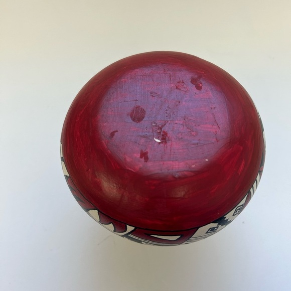 Red and Black Geometric Ceramic Art Vase/ hand made/ not signed/ no chips - Picture 5 of 6